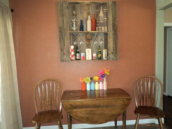 Attached dining area 