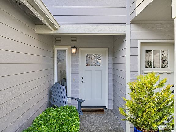 4th image of 1818 Rosewood Lane