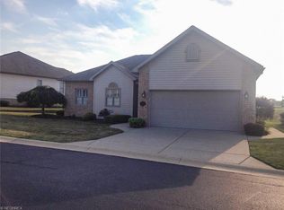 135 Stonehaven Dr, Columbiana, OH 44408