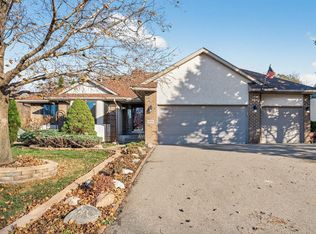 858 Sterling St S, Maplewood, MN 55119