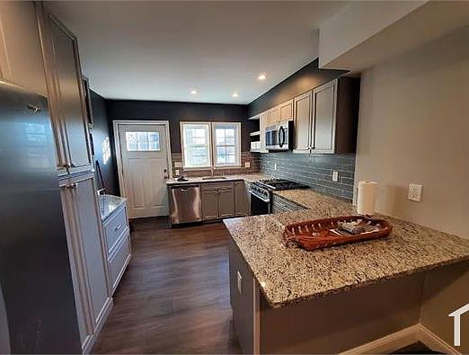 4th image of 141 W Randall St #1