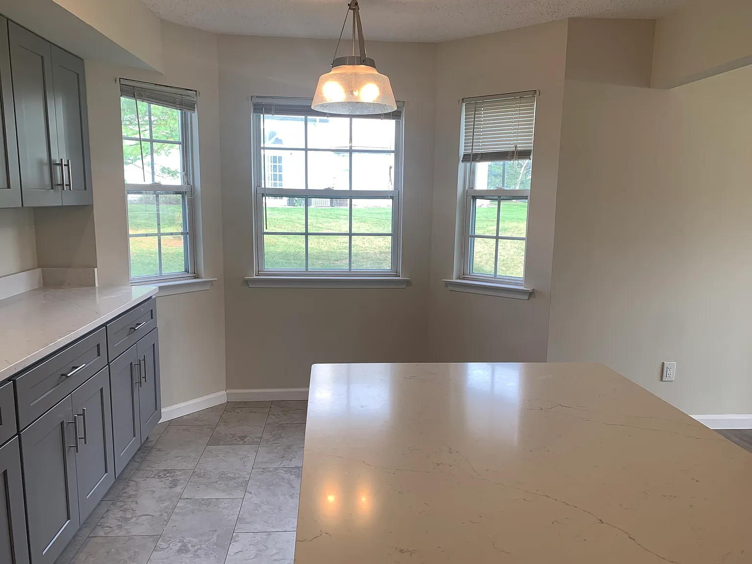 3 bed, 1742 sqft, $3,700 — Photo 3
