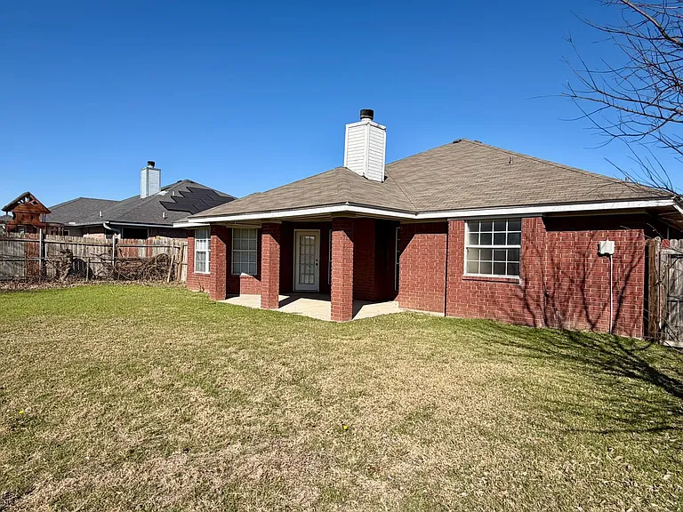 2202 Amethyst Dr — Photo 13