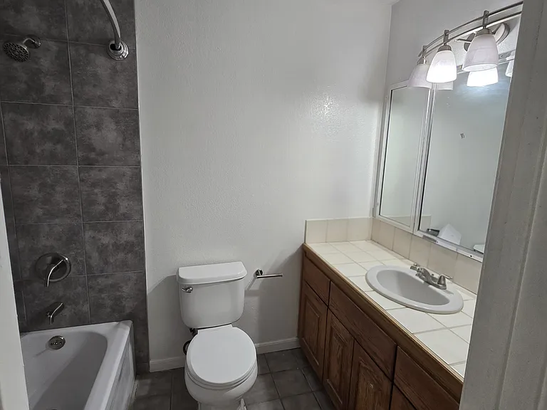 4690 Fleming Way #B — Photo 8