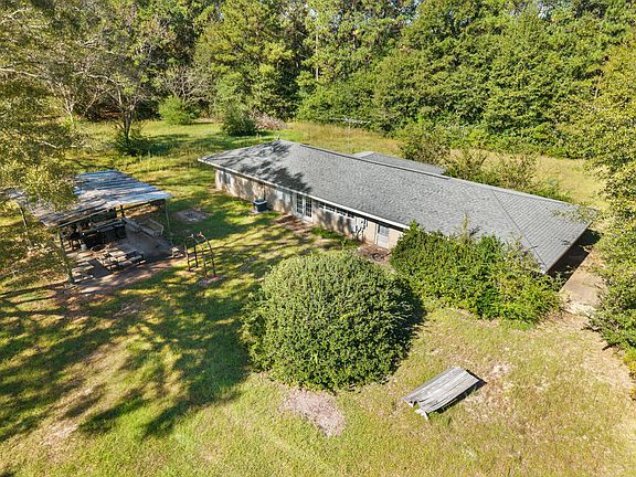 2nd image of 96 Wallace Rd