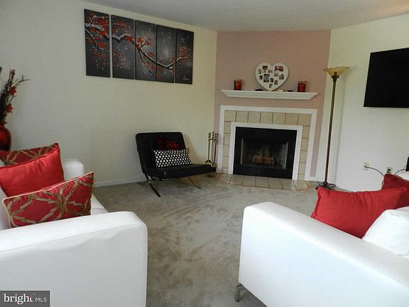5th image of 2424 Chadwick Ct