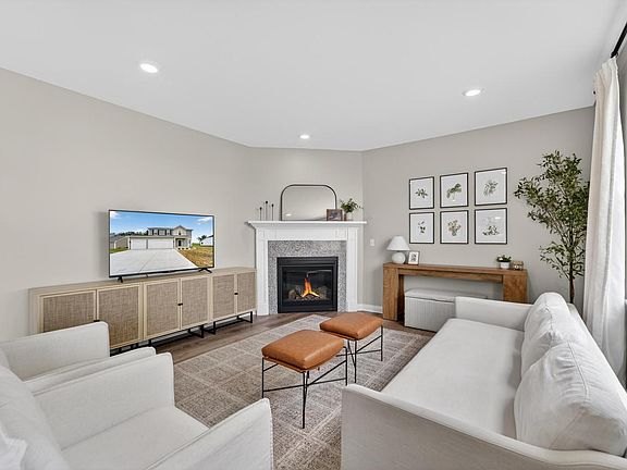 3rd image of 535 Arbor Ridge DRIVE