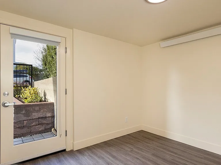 Seattle 3 Bedroom Apartment for Rent | Newly Remodeled Home with In-Unit Washer/Dryer, Private En... — Photo 25