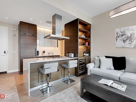 4th image of 530 W 30th St APT 20F