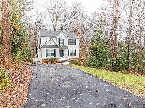 3rd image of 6472 Strawbank Dr
