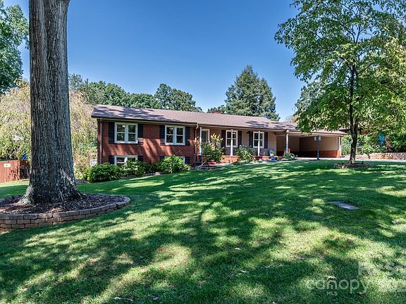 3rd image of 124 Deal Ln
