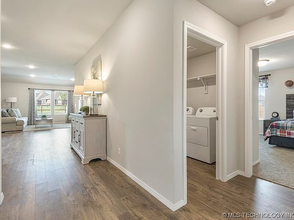 4th image of 8207 E Vintage Trace Dr