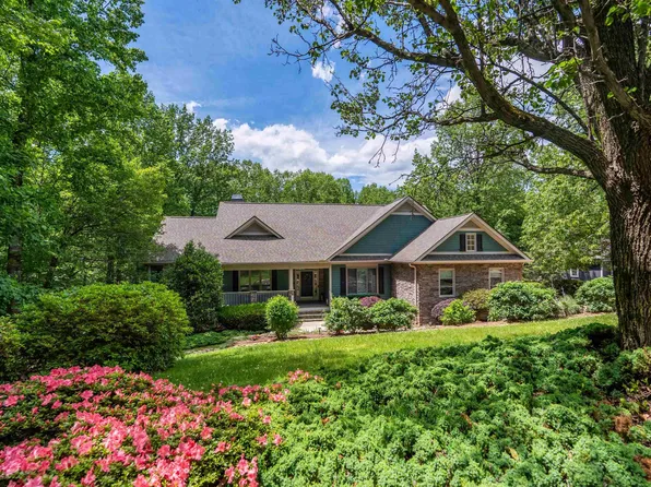 8 Rustic Ct, Landrum, SC 29356