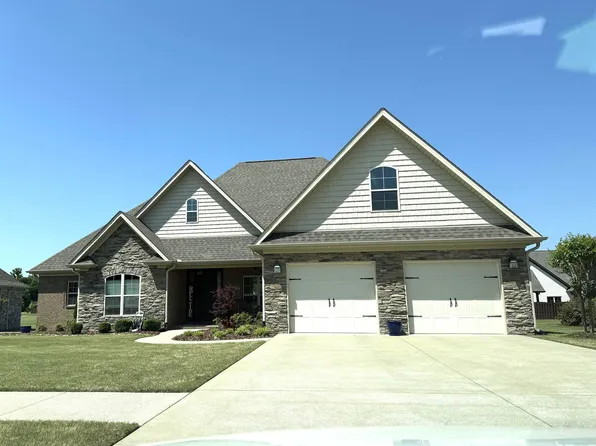 1213 Woodridge Ct, Florence, AL 35630