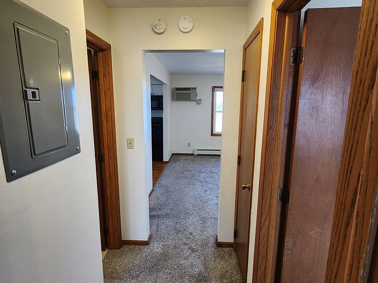 7225 Valley Pl N — Photo 3
