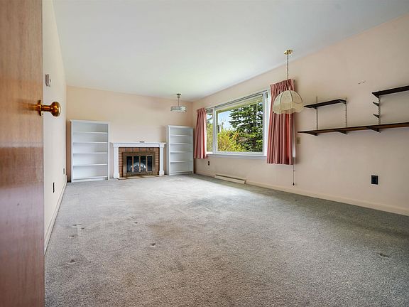 4th image of 624 Abercrombie Rd
