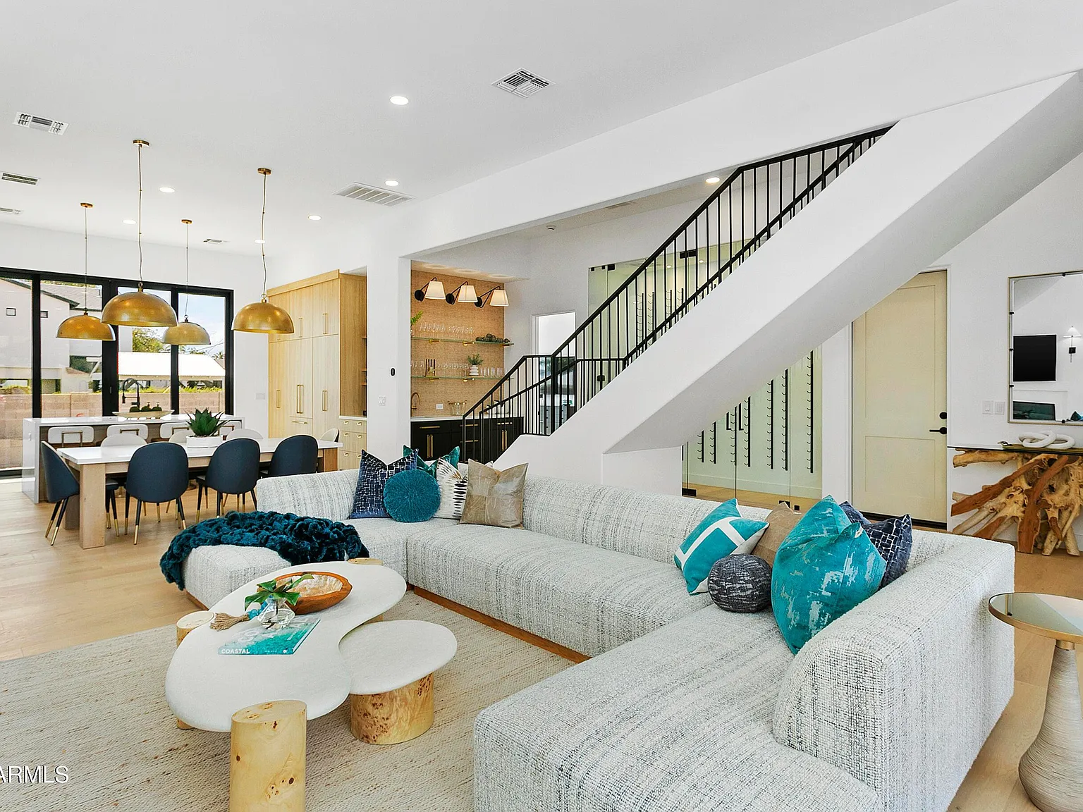 4 bed, 3.5 bath, 3205 sqft, $16,000 — Photo 3