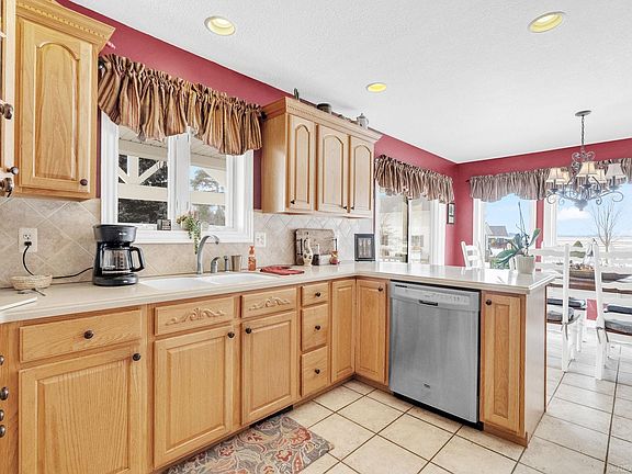 4th image of 404 Whitetail Ln