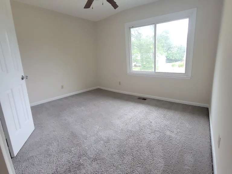 5843 Pettigrew Dr — Photo 11