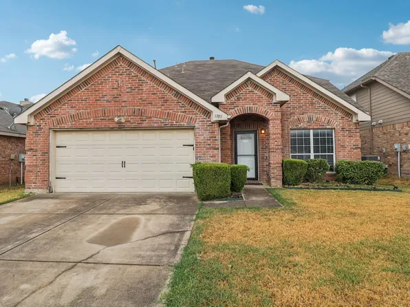 5705 Downs Dr, Fort Worth, TX 76179