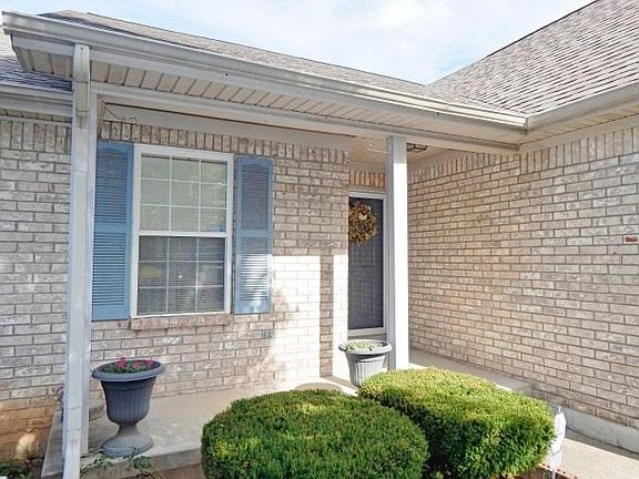 2nd image of 2306 Stonewood Ln
