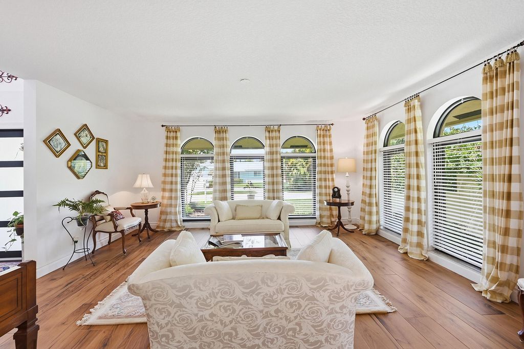 370 SE 13th Avenue, photo 9