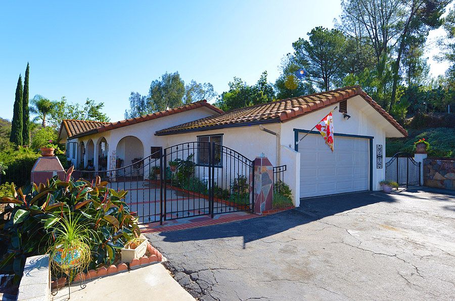 1st image of 14304 Calle De Vista