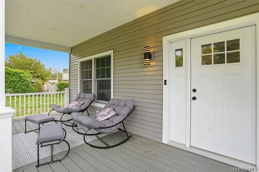 4 bed, 3.0 bath, 2318 sqft, $7,900 — Photo 3