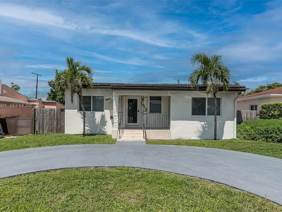 3916 SW 58th Ave
