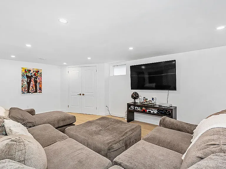 10 Harrison Ave — Photo 32