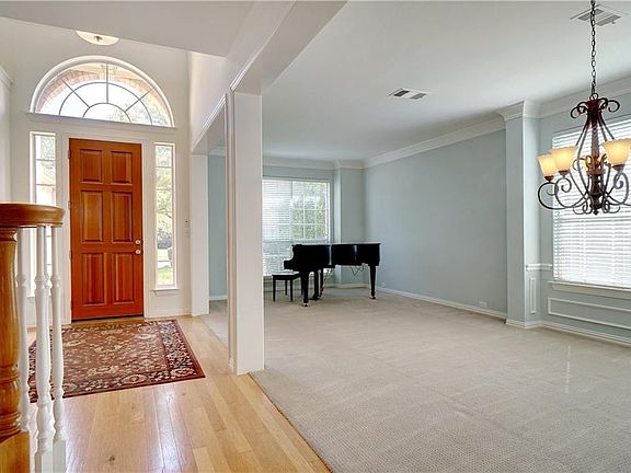 2nd image of 6902 Upland Ln