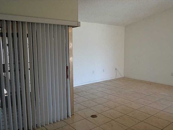 5th image of 21353 NE 8th Ct APT 03
