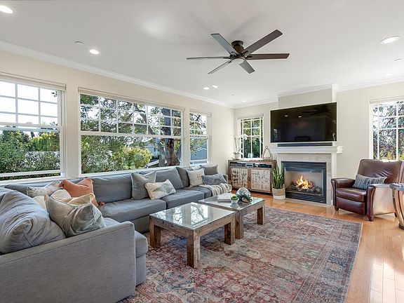 5th image of 778 Seacliff Dr