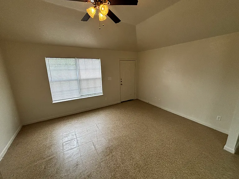 904 E Avenue C #A — Photo 12