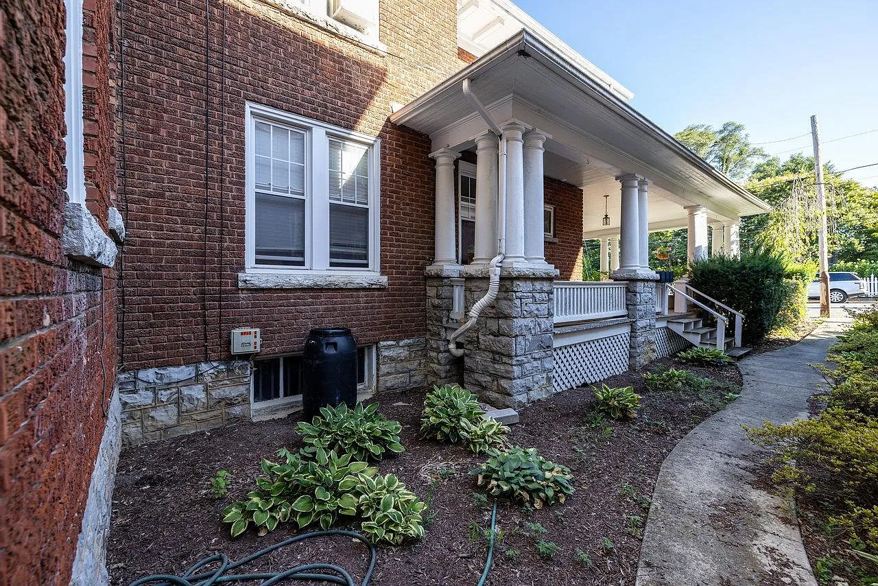 1 bed, 1.0 bath, 1000 sqft, $1,650 — Photo 3