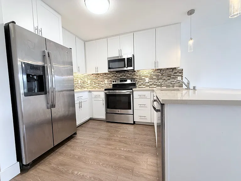 926 Woodside Road, Redwood City — Photo 9