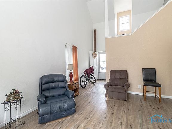 3rd image of 1310 Elmwood Ave
