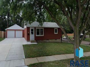 743 N Leadale Ave, Sioux Falls, SD 57103