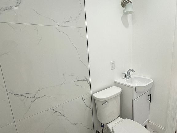 3rd image of 176 Lake Ave Floor 2