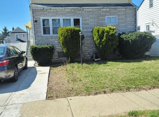 521 N 7th St, New Hyde Park, NY 11040