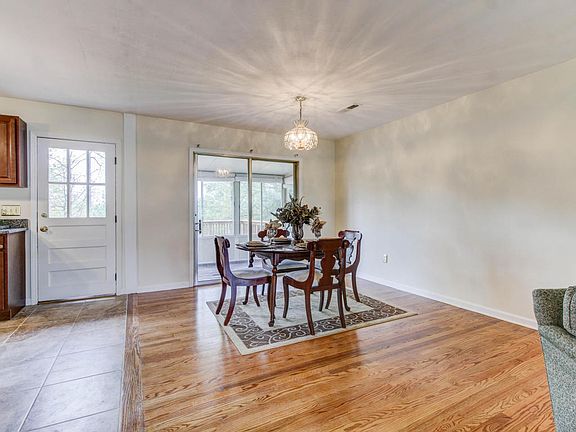 5th image of 6742 McKinney St