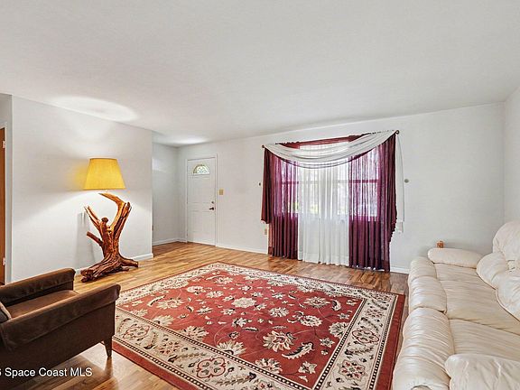 4th image of 745 Citrus Blvd