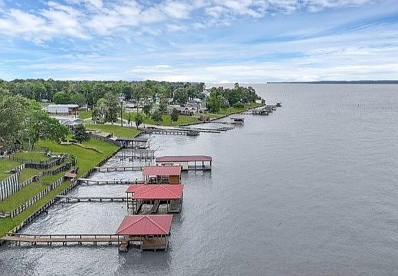 5th image of 81 Saint Thomas Dr