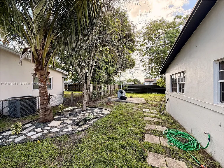 18711 NW 24th Ave — Photo 16