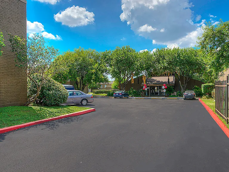 CrestWind Townhomes and Apartments — Photo 40