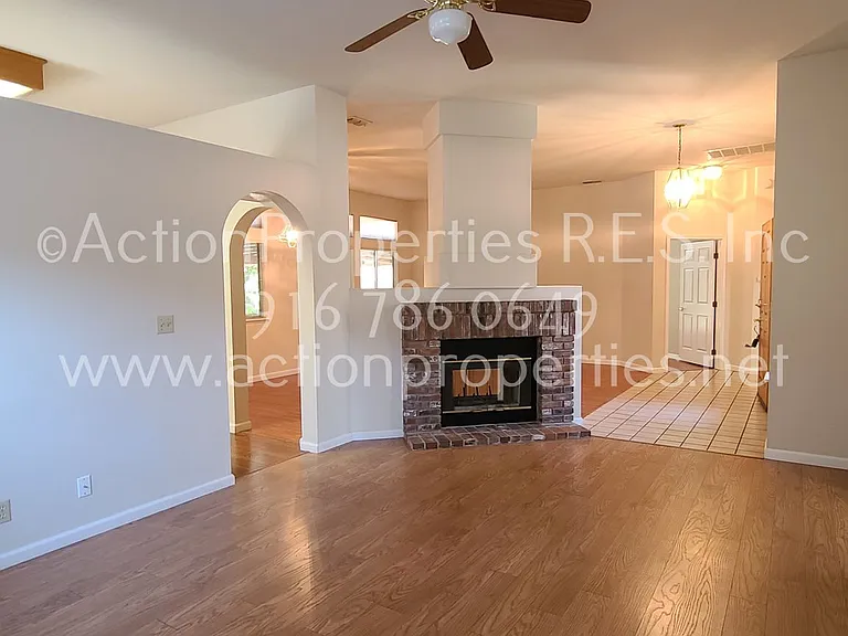 1417 Hurlston Way — Photo 3