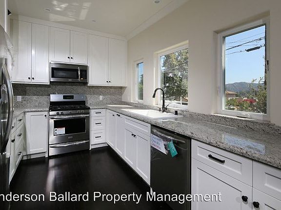 4th image of 2625 Hermosa Ave