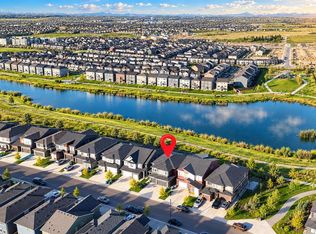 335 E Lucas Way NW, Calgary, AB T3P 0R5