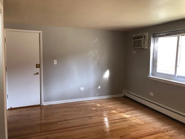 2104 S 17th Ave #8, Broadview, IL 60155