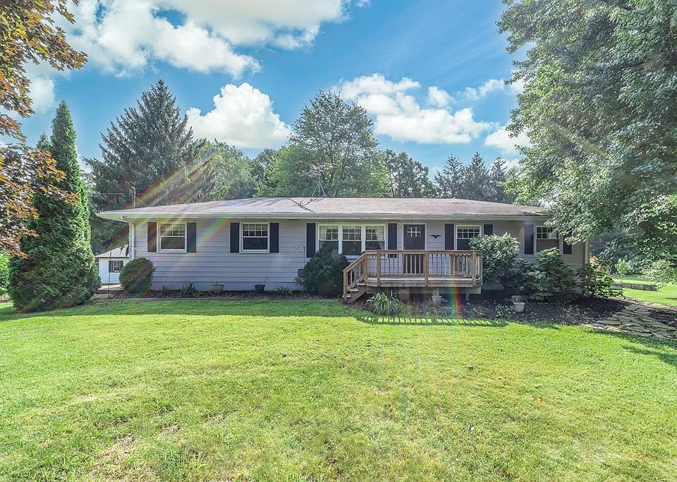 1st image of 4548 Theresa Dr N